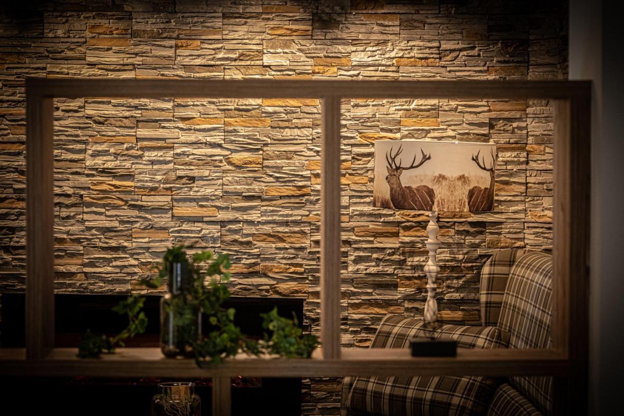 ברכטסגאדן Home-Hotel Salzberg מראה חיצוני תמונה A stone wall