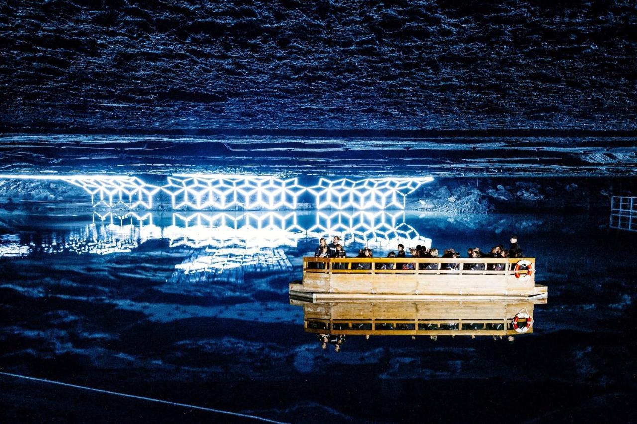 ברכטסגאדן Home-Hotel Salzberg מראה חיצוני תמונה The illuminated bridge at night